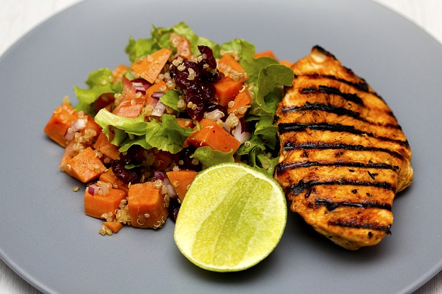 maaltijden spieropbouw: kip en quinoa